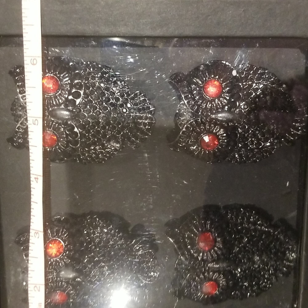 Tahari Home owl rhinestone napkin rings New in box - Picture 3 of 6